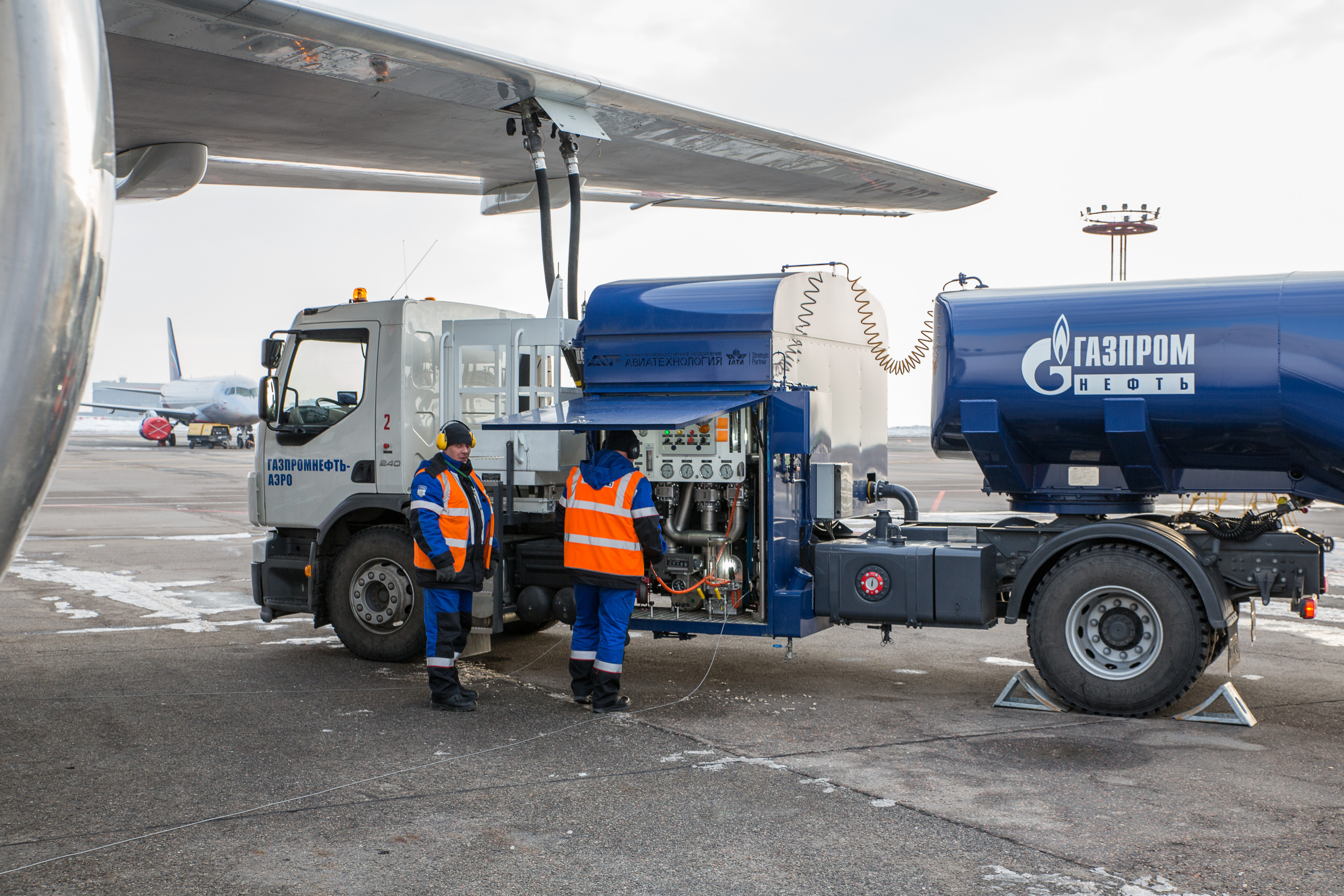 New aircraft refueling trucks were put into service by GazpromneftAero