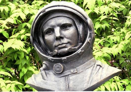 Monument To First Man In Space Yuri Gagarin Unveiled In Norway News Russian Aviation Ruaviation Com