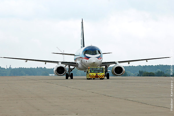 Sukhoi SSJ-100 at airshow MAKS 2009